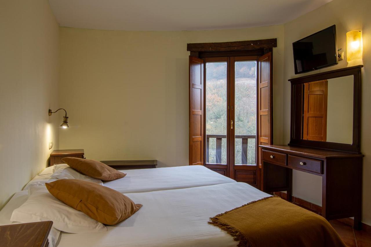 Hotel Balneario Rio Pambre Palas de Rei Kültér fotó